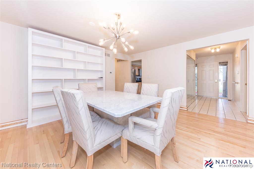29705 Pine Ridge Circle, Unit 35 Farmington Hills, MI 48331 - Photo 5 of 29