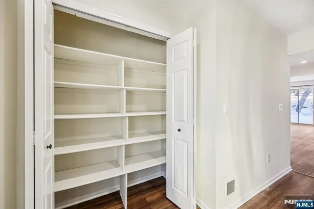 $3,800 | 1075 Ash Drive, Mahwah, NJ 07430