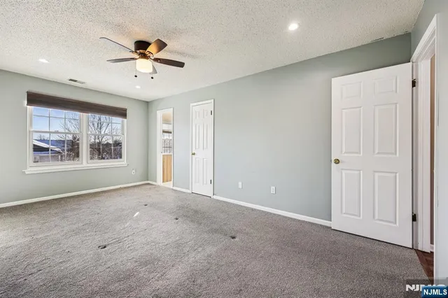 $3,800 | 1075 Ash Drive, Mahwah, NJ 07430