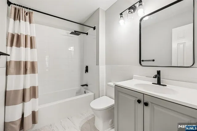 $3,800 | 1075 Ash Drive, Mahwah, NJ 07430