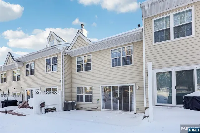 $3,800 | 1075 Ash Drive, Mahwah, NJ 07430