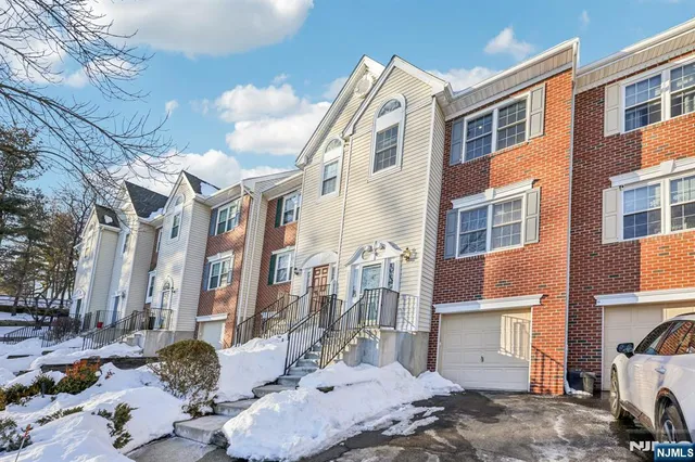 $3,800 | 1075 Ash Drive, Mahwah, NJ 07430