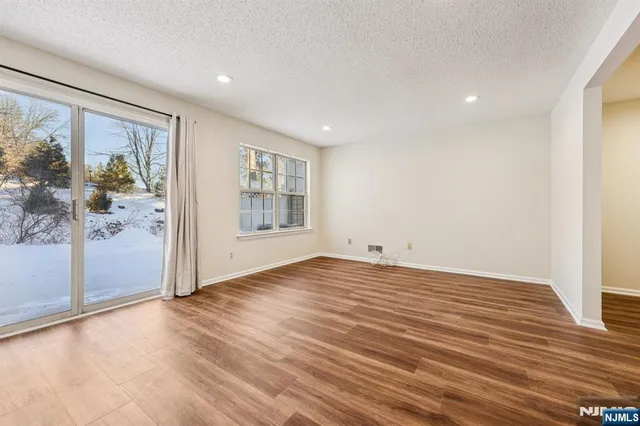 $3,800 | 1075 Ash Drive, Mahwah, NJ 07430