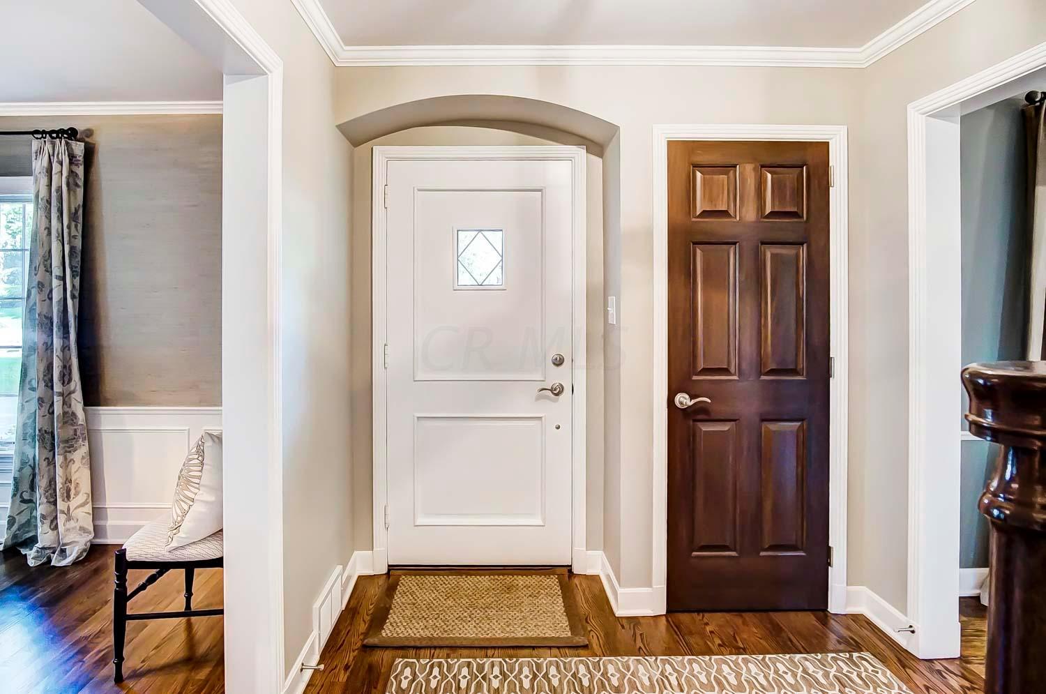 2071 Ellington Road Columbus, OH 43221 - Photo 3 of 58