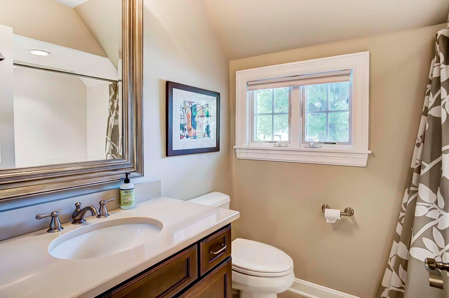2071 Ellington Road Columbus, OH 43221 - Photo 40 of 58