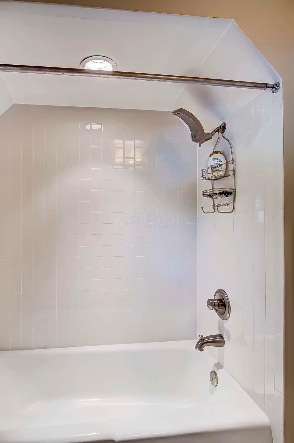 2071 Ellington Road Columbus, OH 43221 - Photo 41 of 58