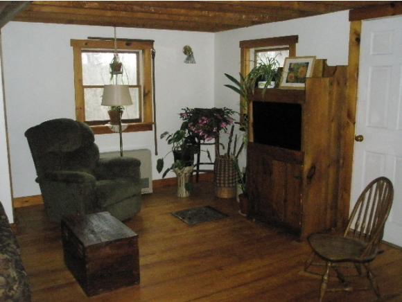 27 Mary White Road Tunbridge, VT 05038 - Photo 3 of 8