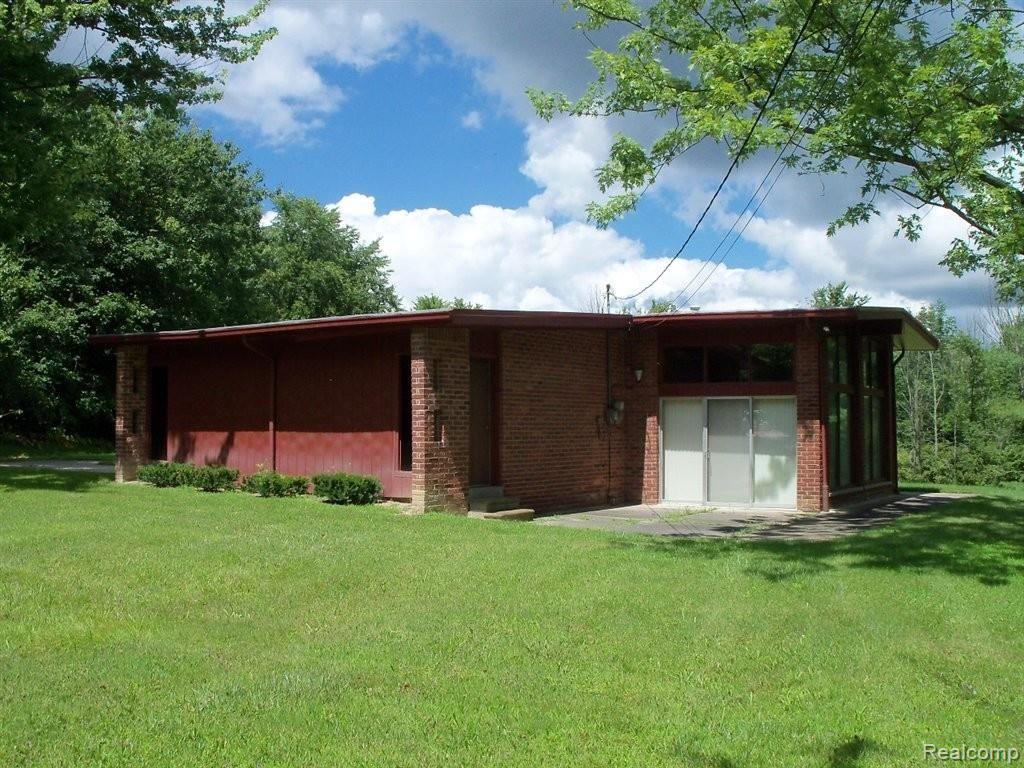 2420 Werner Road Columbus, MI 48063 - Photo 5 of 29 100_2602.JPG