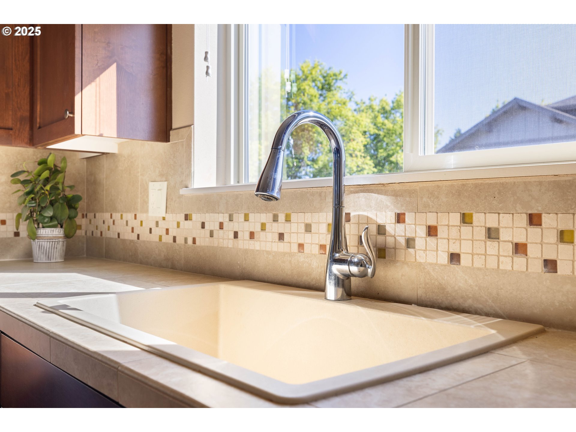 13905 Southwest Meridian Street, Unit 410 Beaverton, OR 97005 - Photo 11 of 34