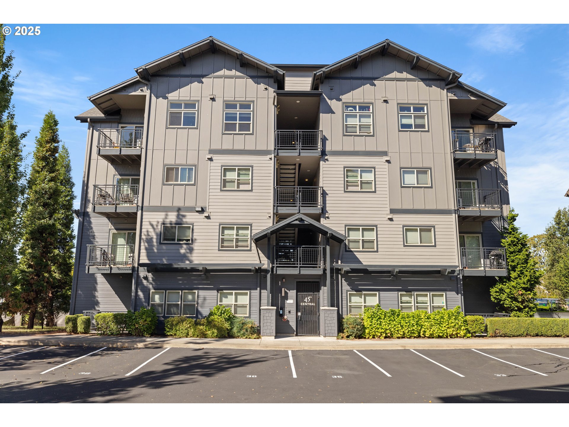 13905 Southwest Meridian Street, Unit 410 Beaverton, OR 97005 - Photo 2 of 34