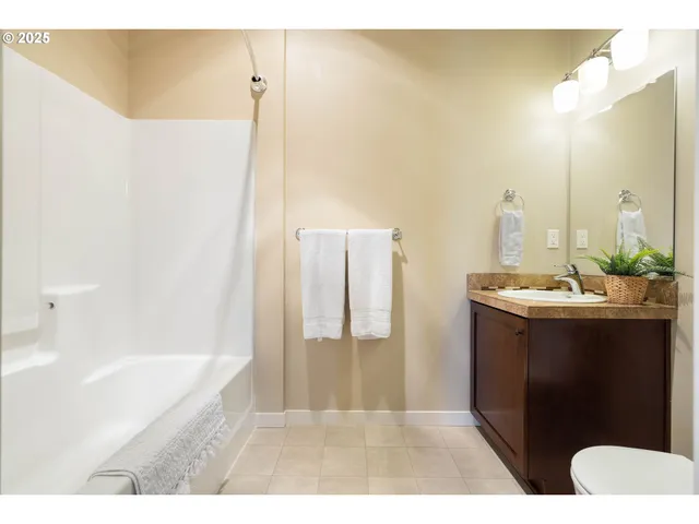 $319,000 | 13905 Southwest Meridian Street, Unit 410, Beaverton, OR 97005