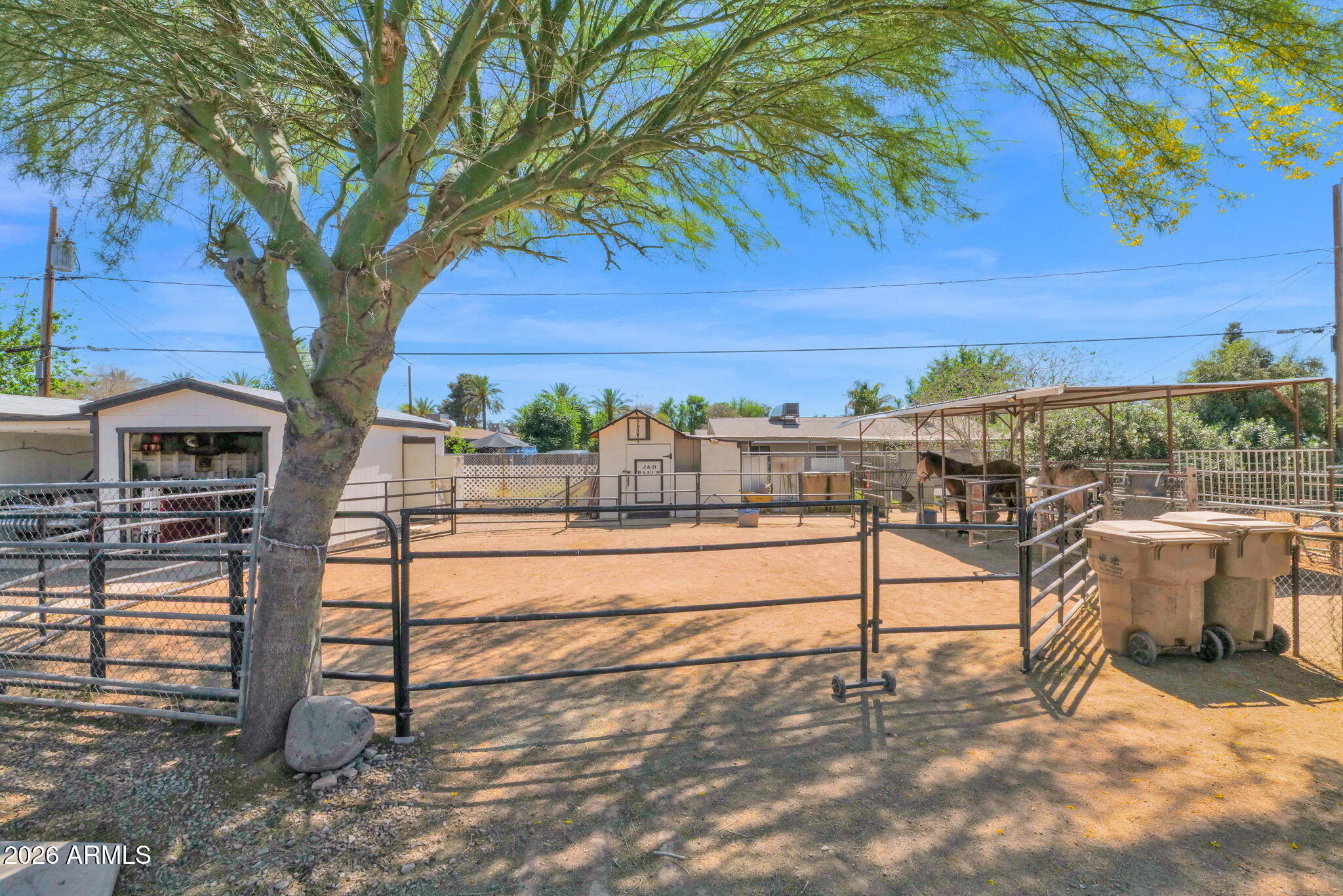 2225 West Morten Avenue, Unit 3 Phoenix, AZ 85021 - Photo 9 of 43 9-web-or-mls-P1582301