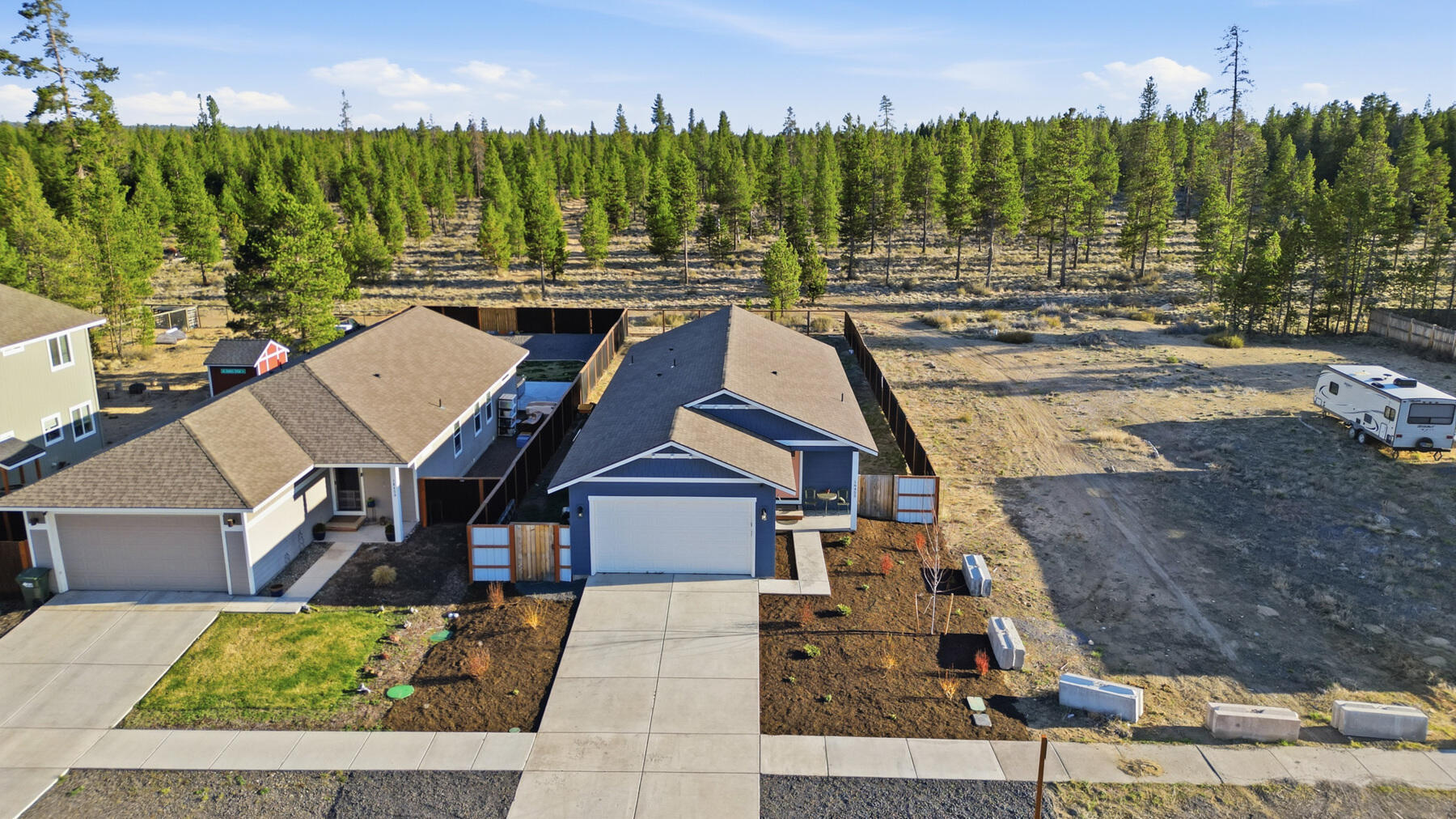 16455 Bassett Road La Pine, OR 97739 - Photo 36 of 44 an aerial view of a house with a garden and houses
