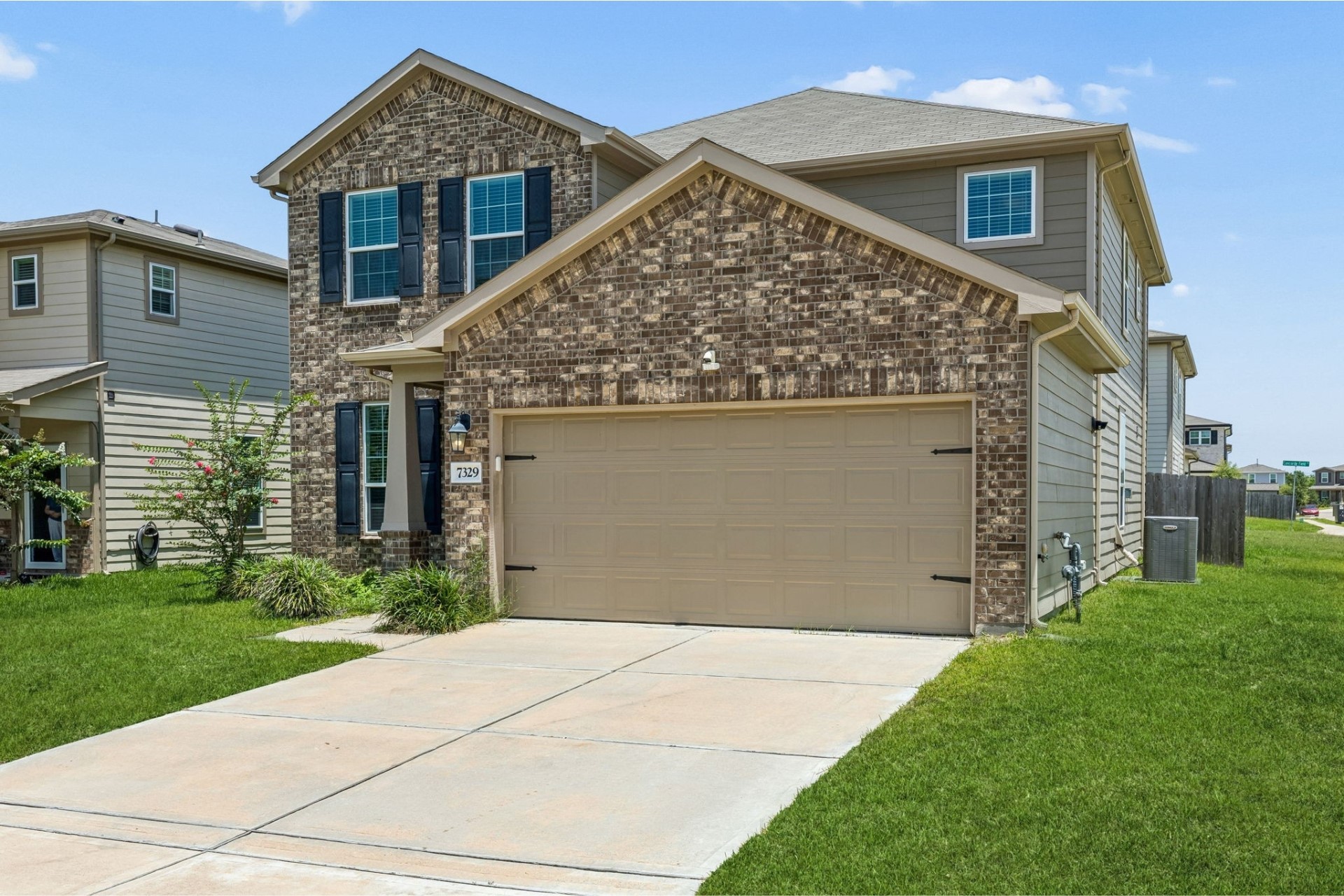 7329 Madison Commons Lane Houston, TX 77075 - Photo 17 of 17 Front of Home
