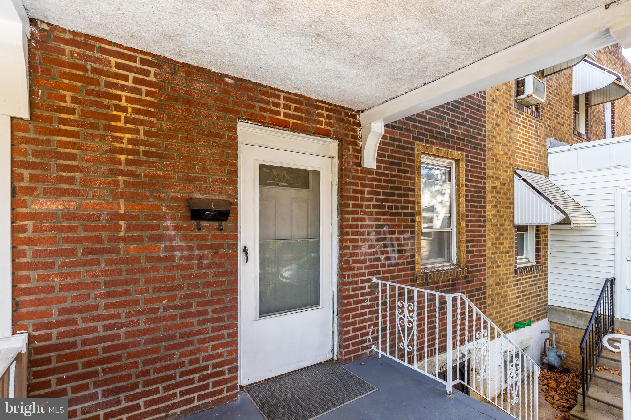 640 Littlecroft Road Upper Darby, PA 19082 - Photo 4 of 27