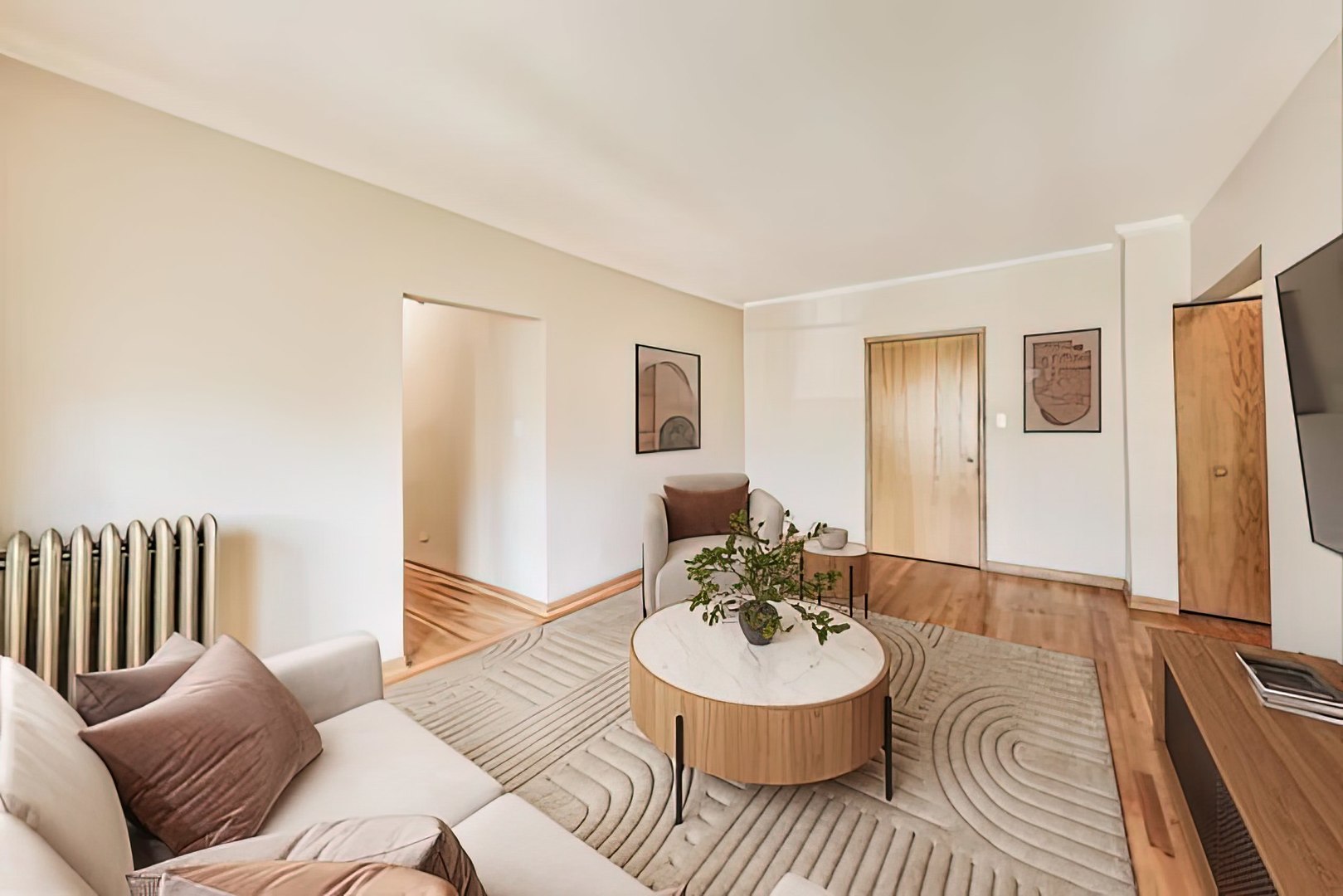 243 Washington Boulevard, Unit 3A Oak Park, IL 60302 - Photo 8 of 29 a living room with furniture and a table