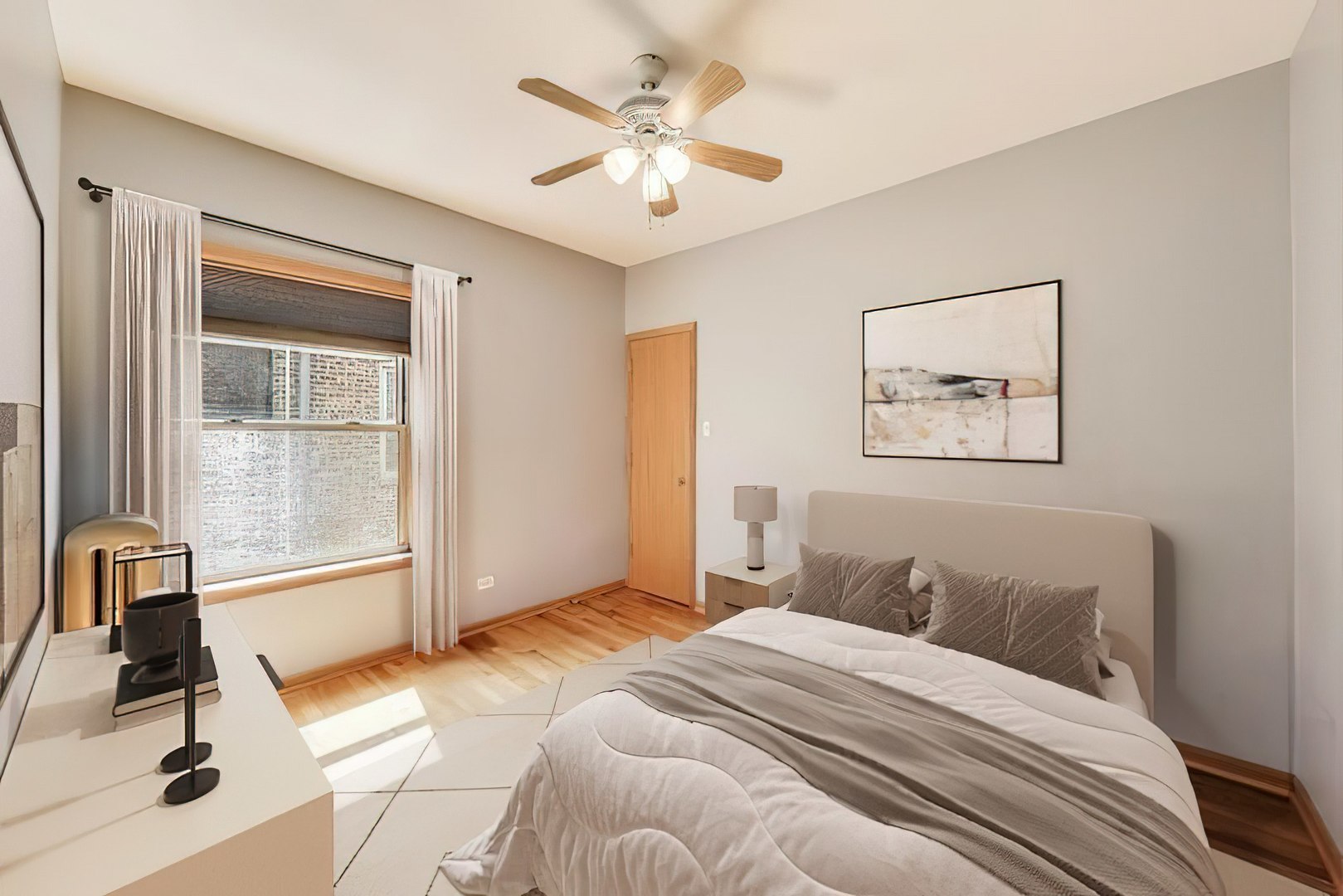 243 Washington Boulevard, Unit 3A Oak Park, IL 60302 - Photo 9 of 29 a bedroom with a bed and a large mirror