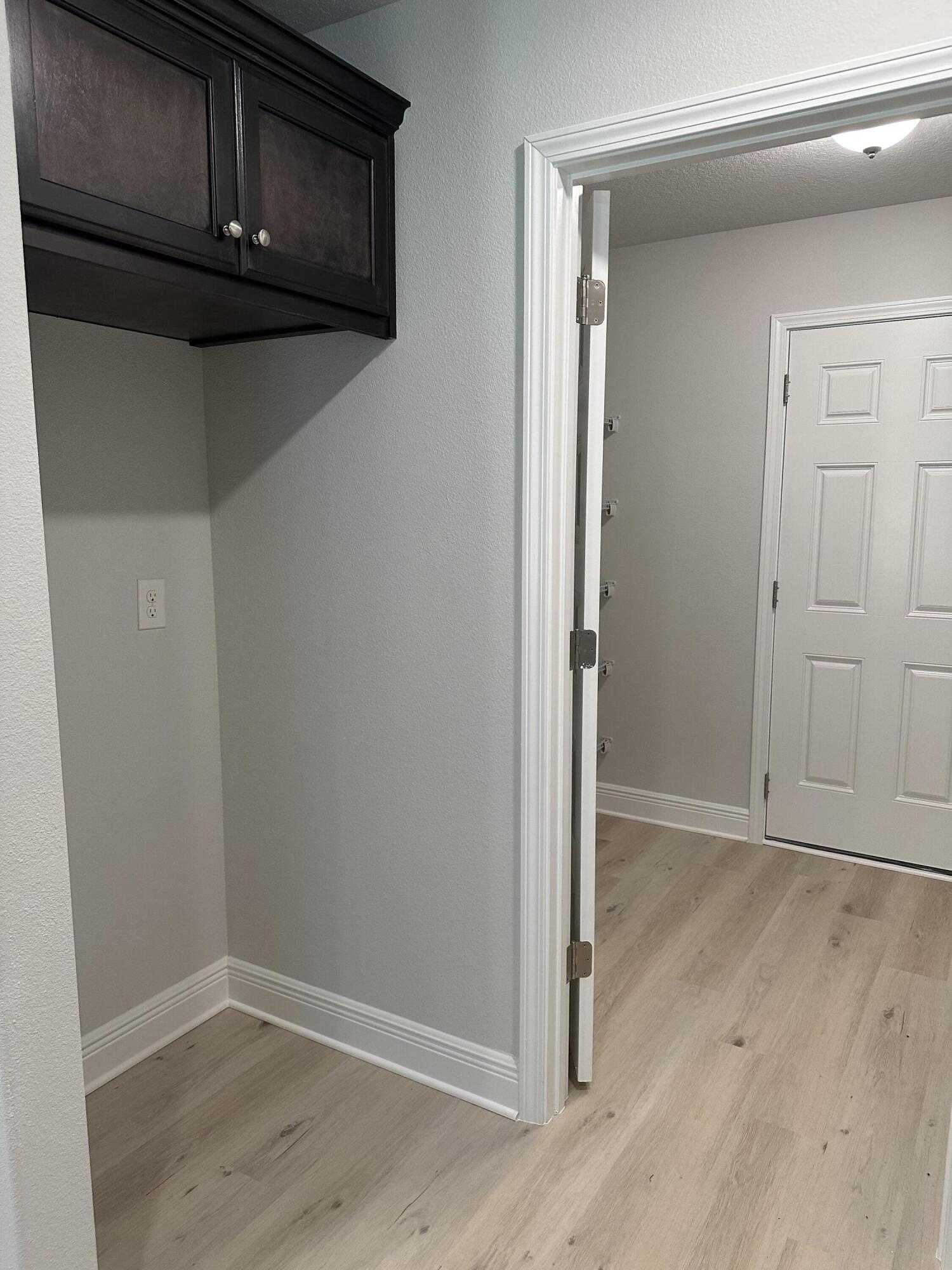 186 Ridgeway Circle Crestview, FL 32536 - Photo 14 of 23 a view of hallway with washer and dryer