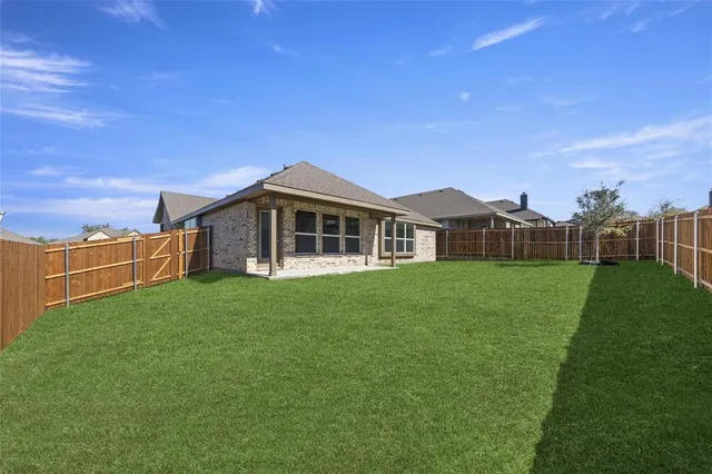 $2,300 | 1813 Agarito Drive, Weatherford, TX 76086