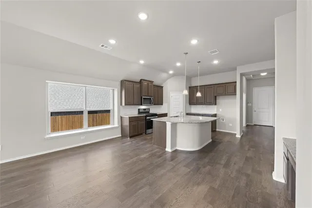 $2,300 | 1813 Agarito Drive, Weatherford, TX 76086