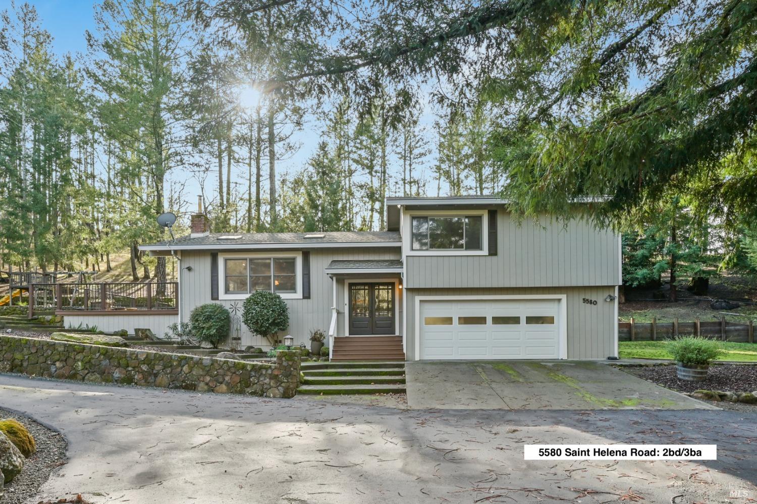 front view of house with a yard