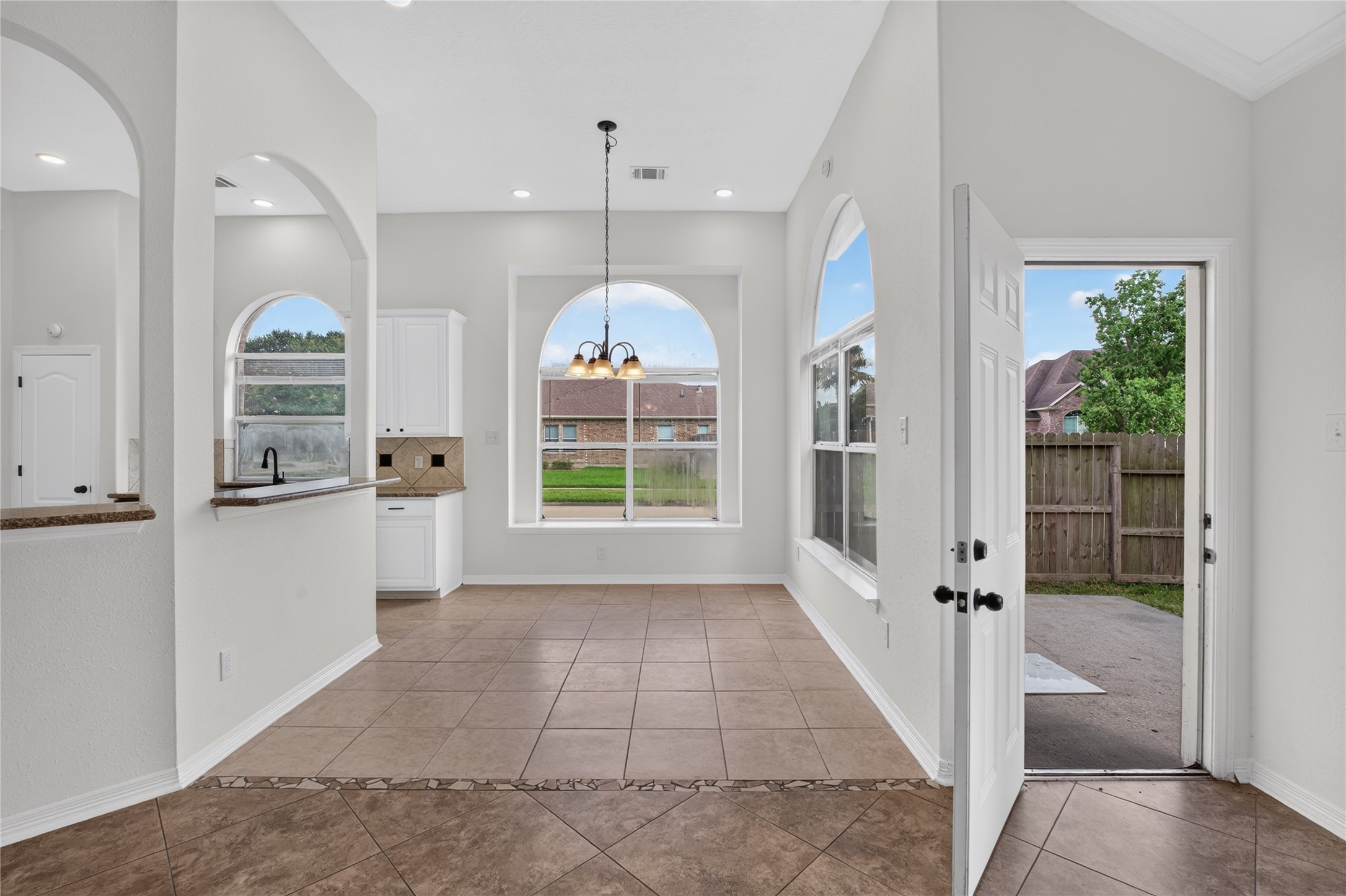 23827 Spring Dane Drive Spring, TX 77373 - Photo 11 of 42 Gallery Image 11