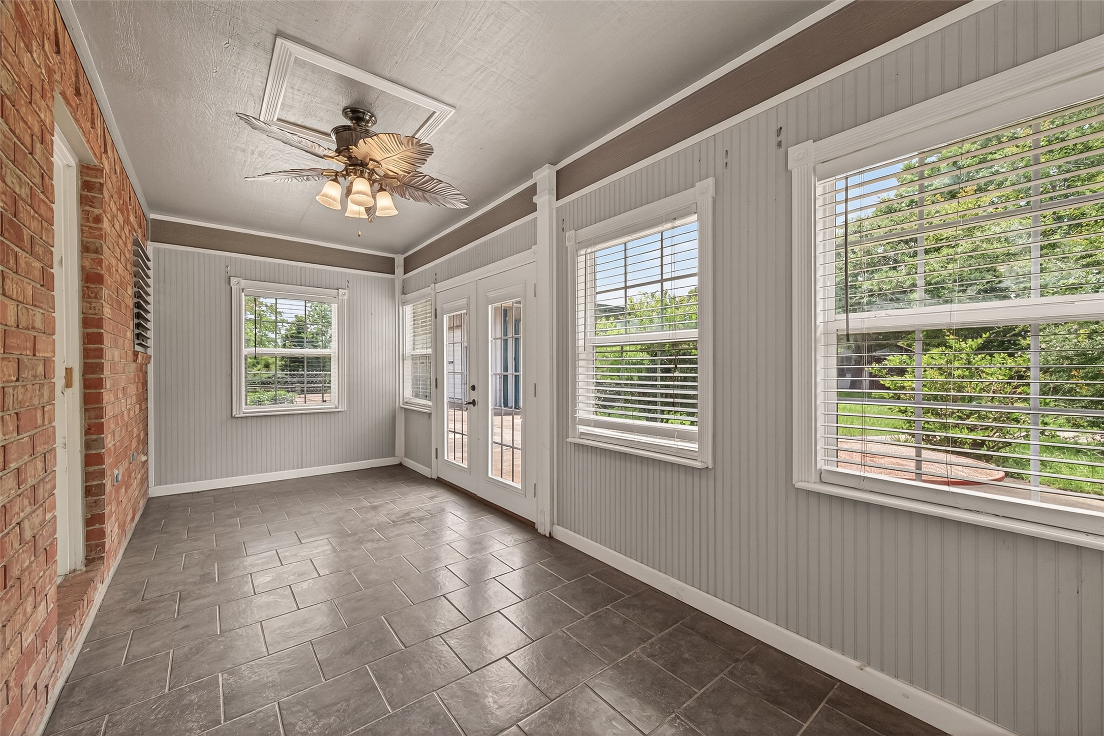 1012 Lilley Road Alvin, TX 77511 - Photo 14 of 29 Sun Room