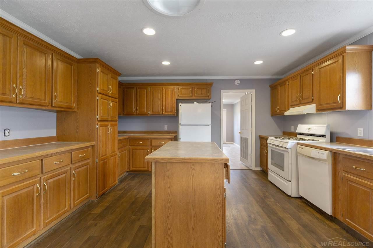 6420 Roach Road Croswell, MI 48422 - Photo 5 of 39