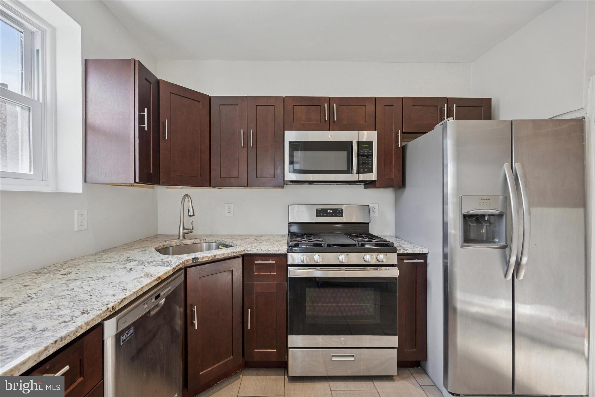 1525 South Taylor Street Philadelphia, PA 19146 - Photo 7 of 25