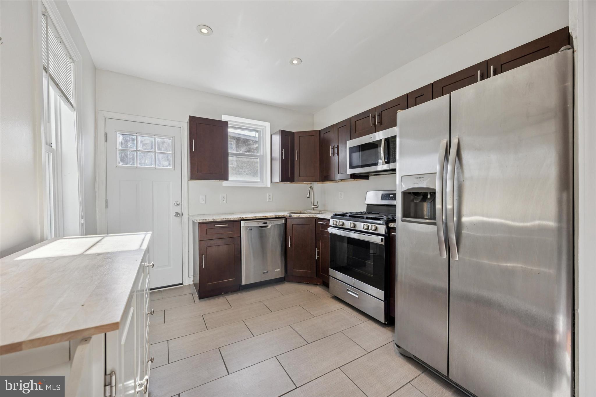 1525 South Taylor Street Philadelphia, PA 19146 - Photo 8 of 25