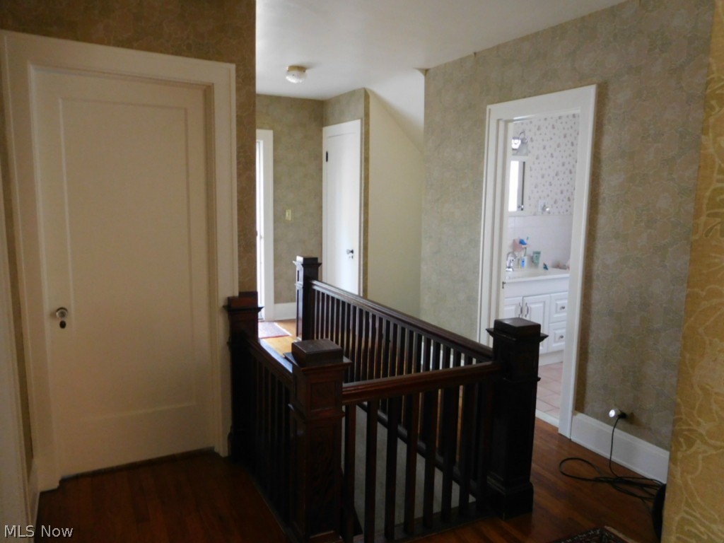 18207 Rosecliff Road Cleveland, OH 44119 - Photo 14 of 19 Gallery Image 14