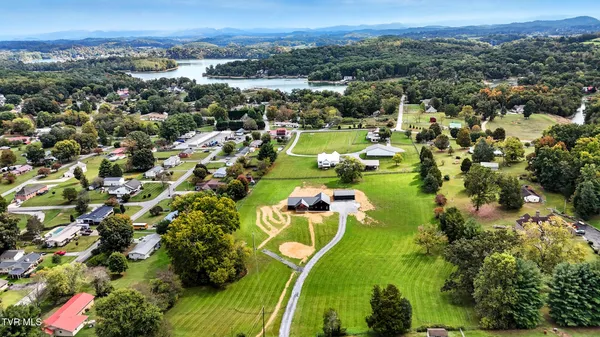 $797,000 | 260 Shannon View Road, Johnson City, TN 37615