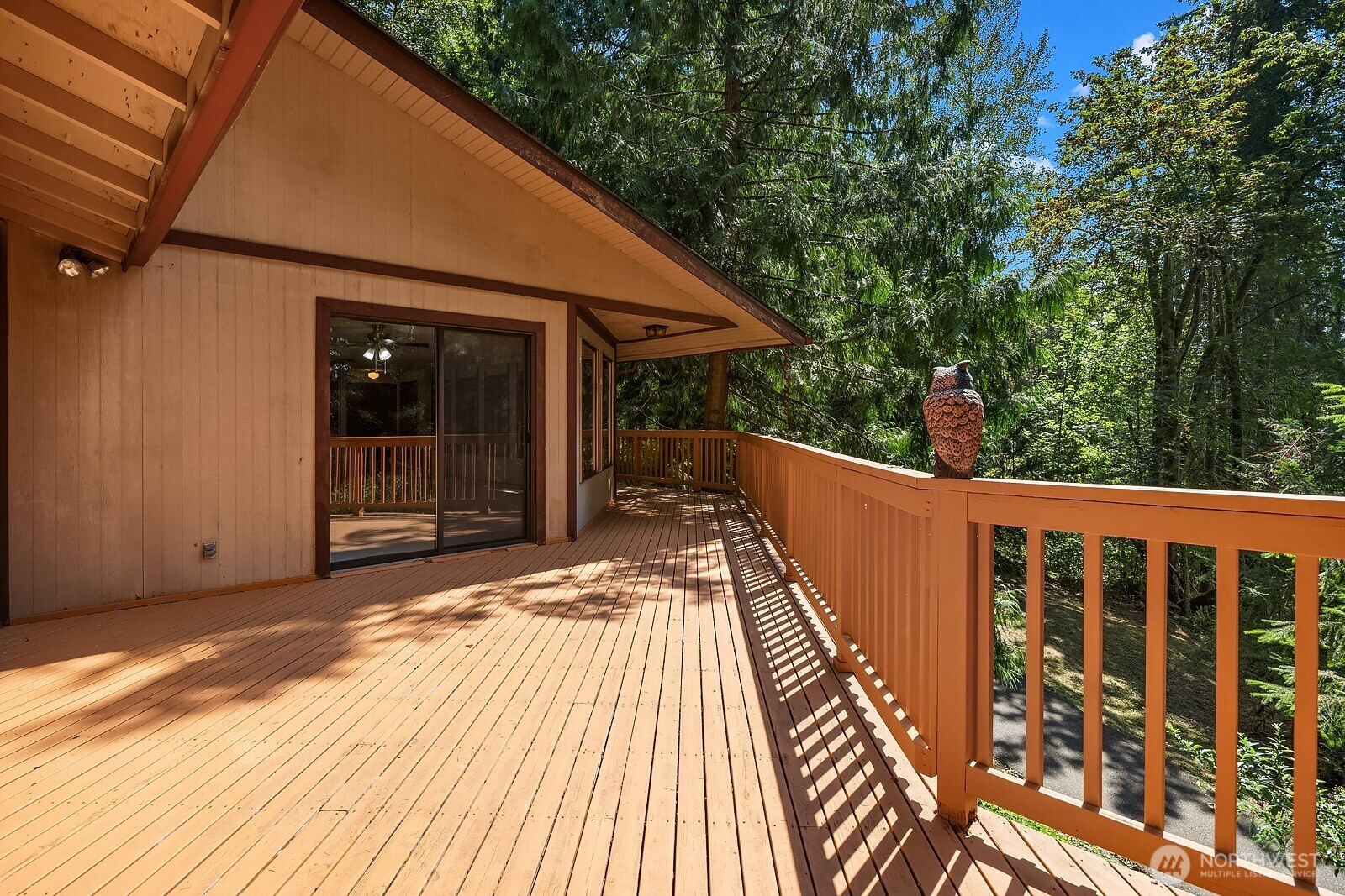 19510 Southeast May Valley Road Issaquah, WA 98027 - Photo 21 of 33 Gallery Image 21