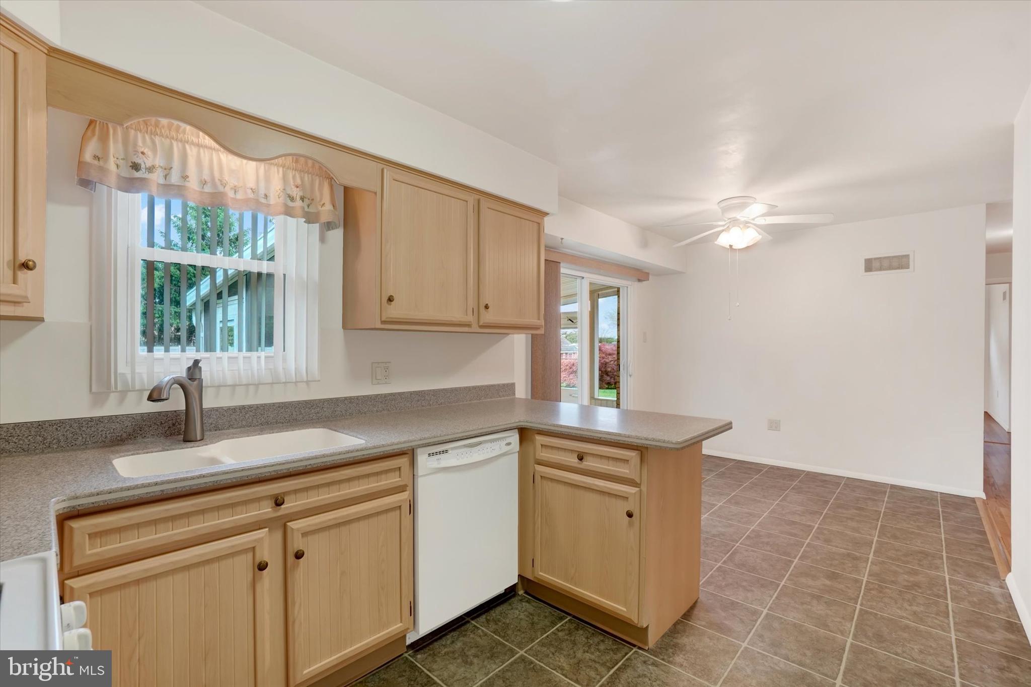 2238 Cedar Road York, PA 17408 - Photo 10 of 32 Gallery Image 10