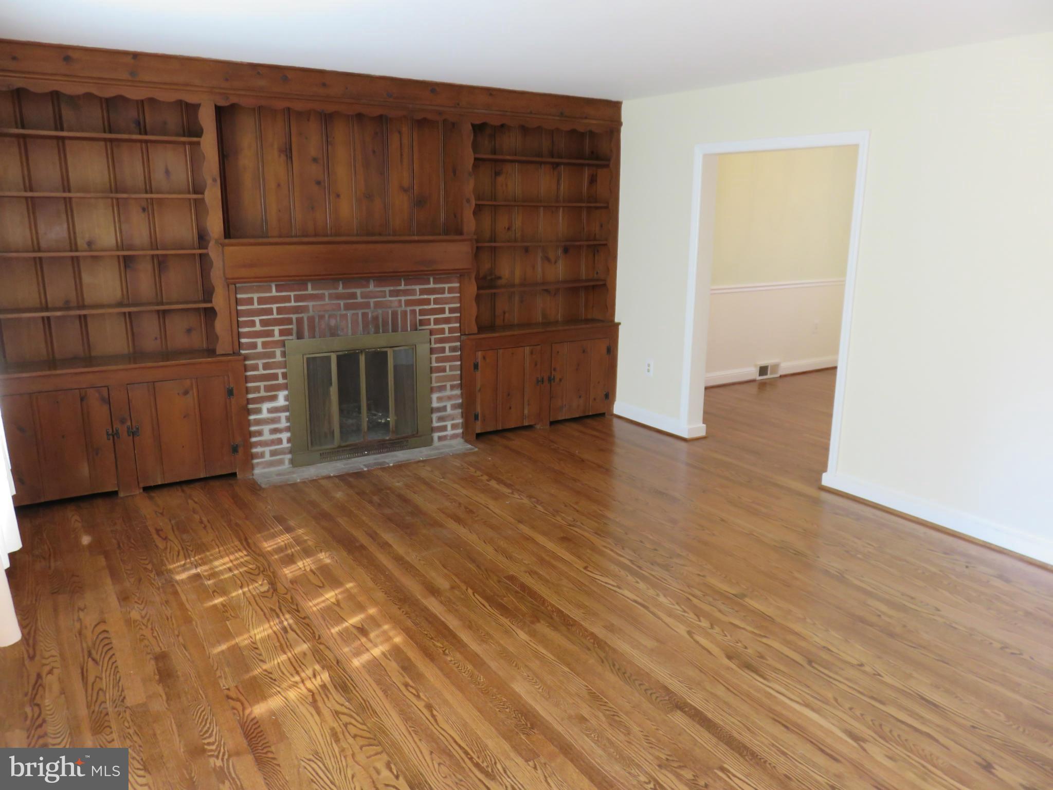 1022 Litchfield Road Baltimore, MD 21239 - Photo 5 of 28 Living Room
