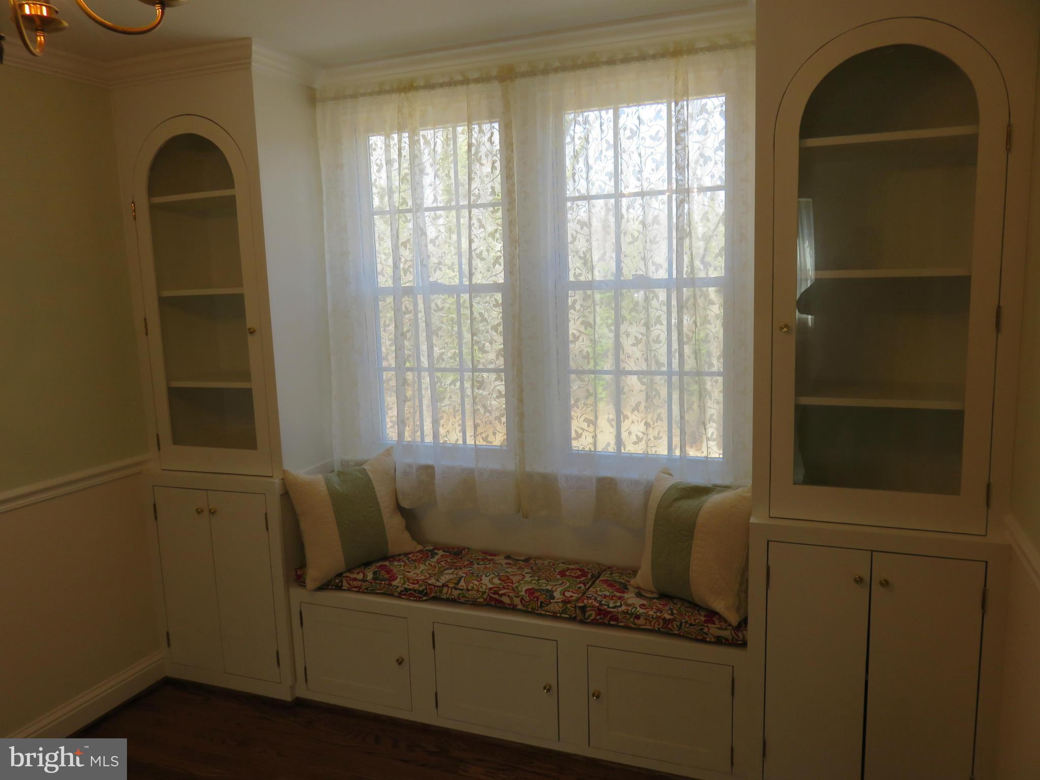 1022 Litchfield Road Baltimore, MD 21239 - Photo 8 of 28 Dining Room Built In's