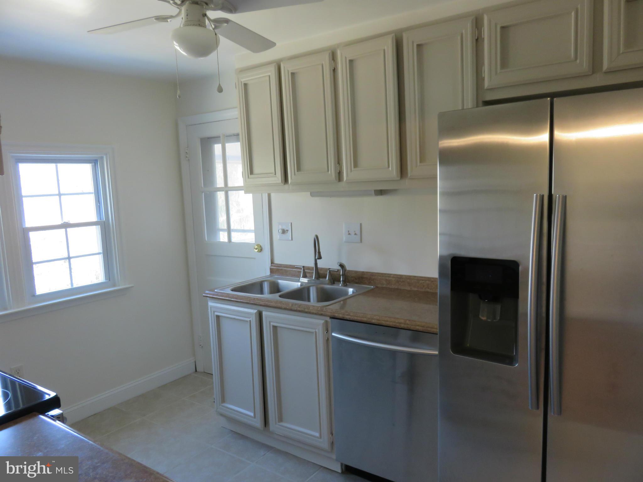 1022 Litchfield Road Baltimore, MD 21239 - Photo 10 of 28 Kitchen