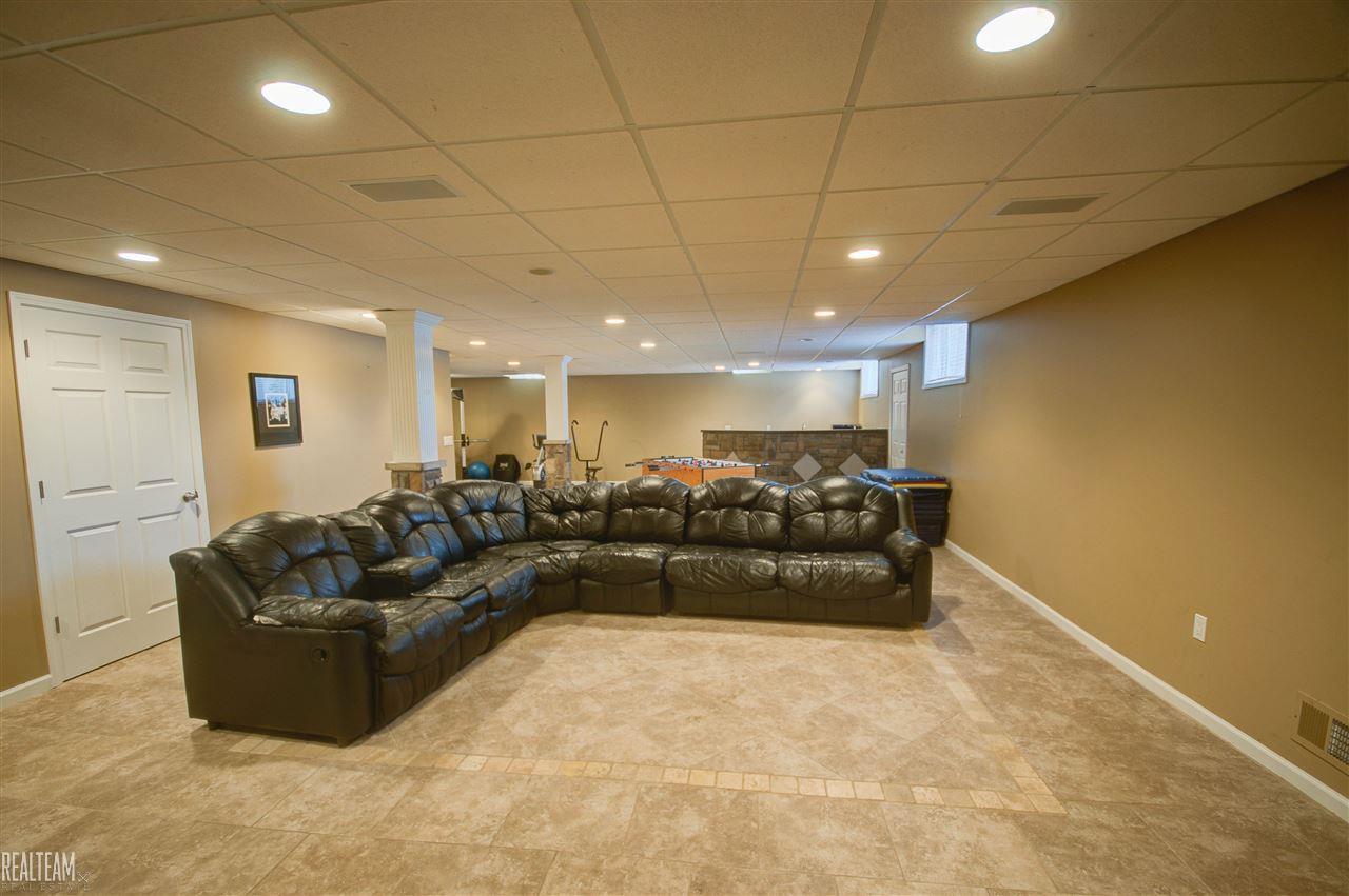 55469 Jewell Road Utica, MI 48315 - Photo 39 of 48 31309637-38.JPG