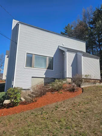 $3,500 | 18 Landsdown Drive, Unit 18, Nashua, NH 03062
