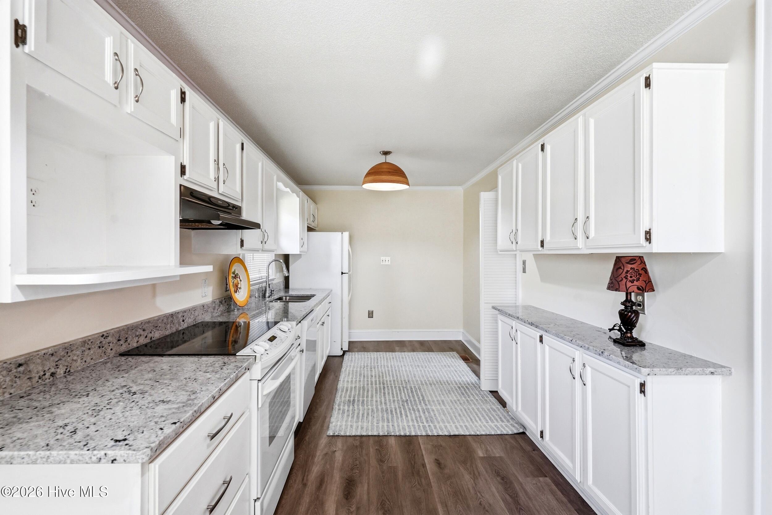 414 South Raleigh Street Wallace, NC 28466 - Photo 10 of 32 414_s_raleigh_st_013