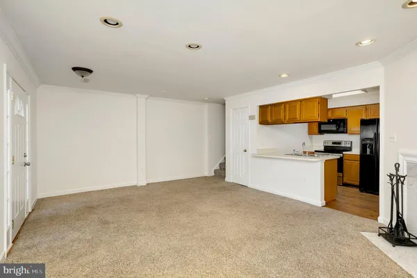 $2,550 | 12158 Salemtown Drive, Woodbridge, VA 22192