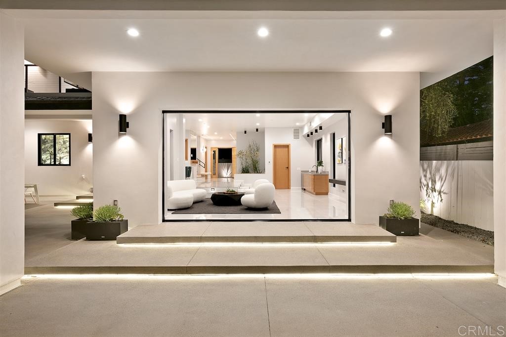 6052 La Jolla Boulevard La Jolla, CA 92037 - Photo 4 of 25