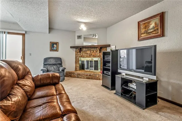 $194,900 | 1316 East 123rd Terrace, Unit C, Olathe, KS 66061