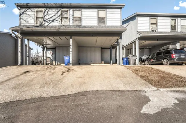 $194,900 | 1316 East 123rd Terrace, Unit C, Olathe, KS 66061