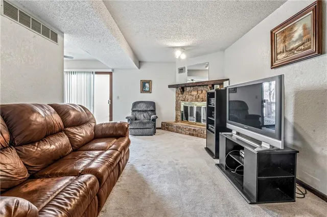 $194,900 | 1316 East 123rd Terrace, Unit C, Olathe, KS 66061