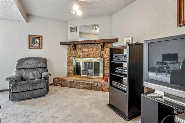 $194,900 | 1316 East 123rd Terrace, Unit C, Olathe, KS 66061