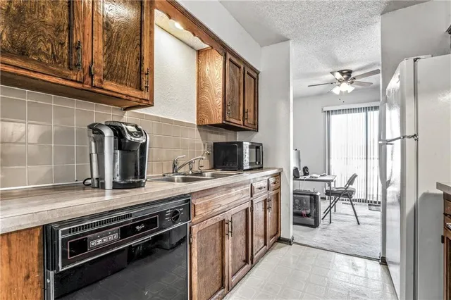 $194,900 | 1316 East 123rd Terrace, Unit C, Olathe, KS 66061