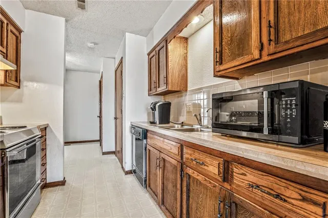 $194,900 | 1316 East 123rd Terrace, Unit C, Olathe, KS 66061