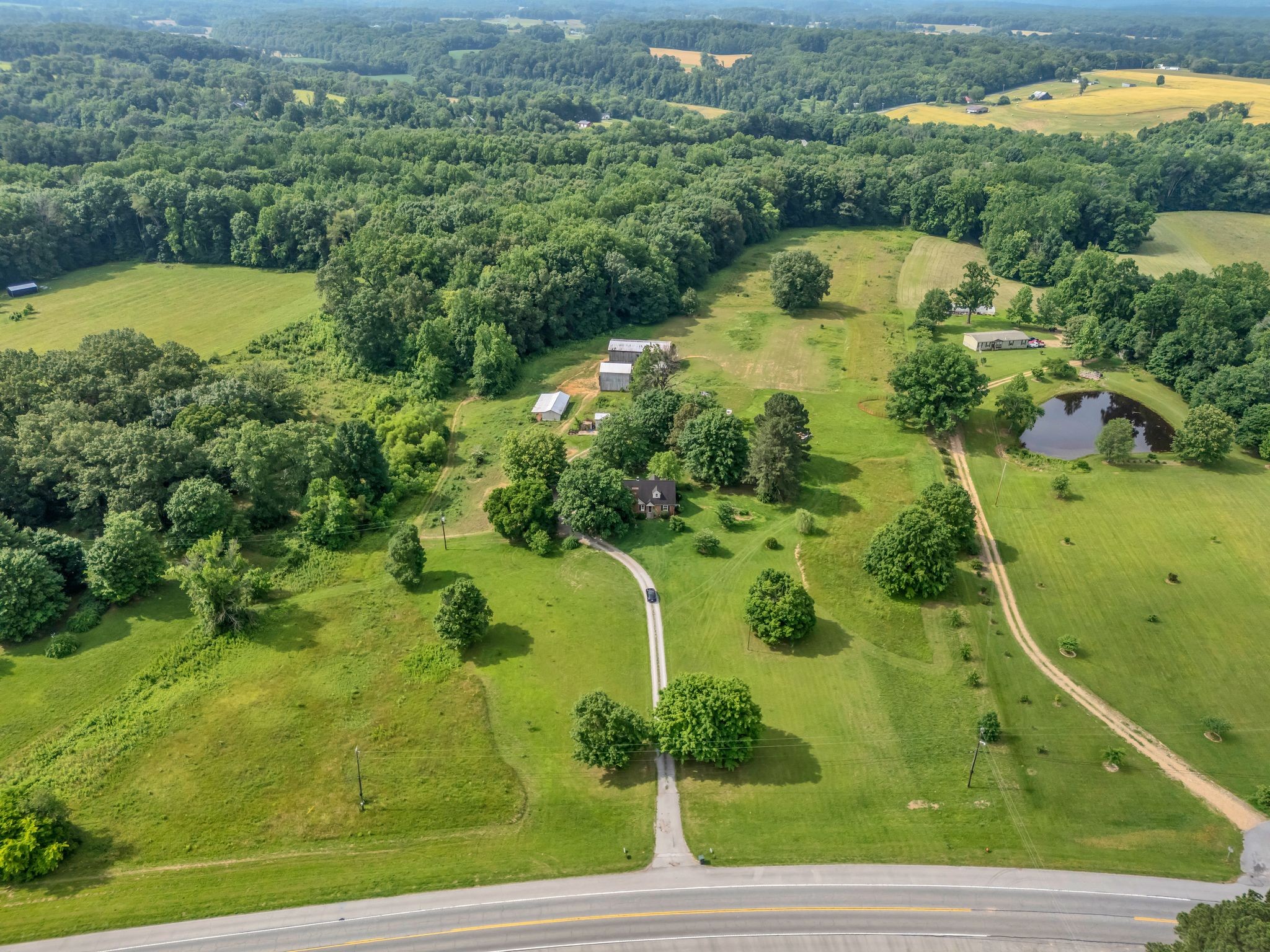 1804 Highway 52 Portland, TN 37148 - Photo 8 of 33