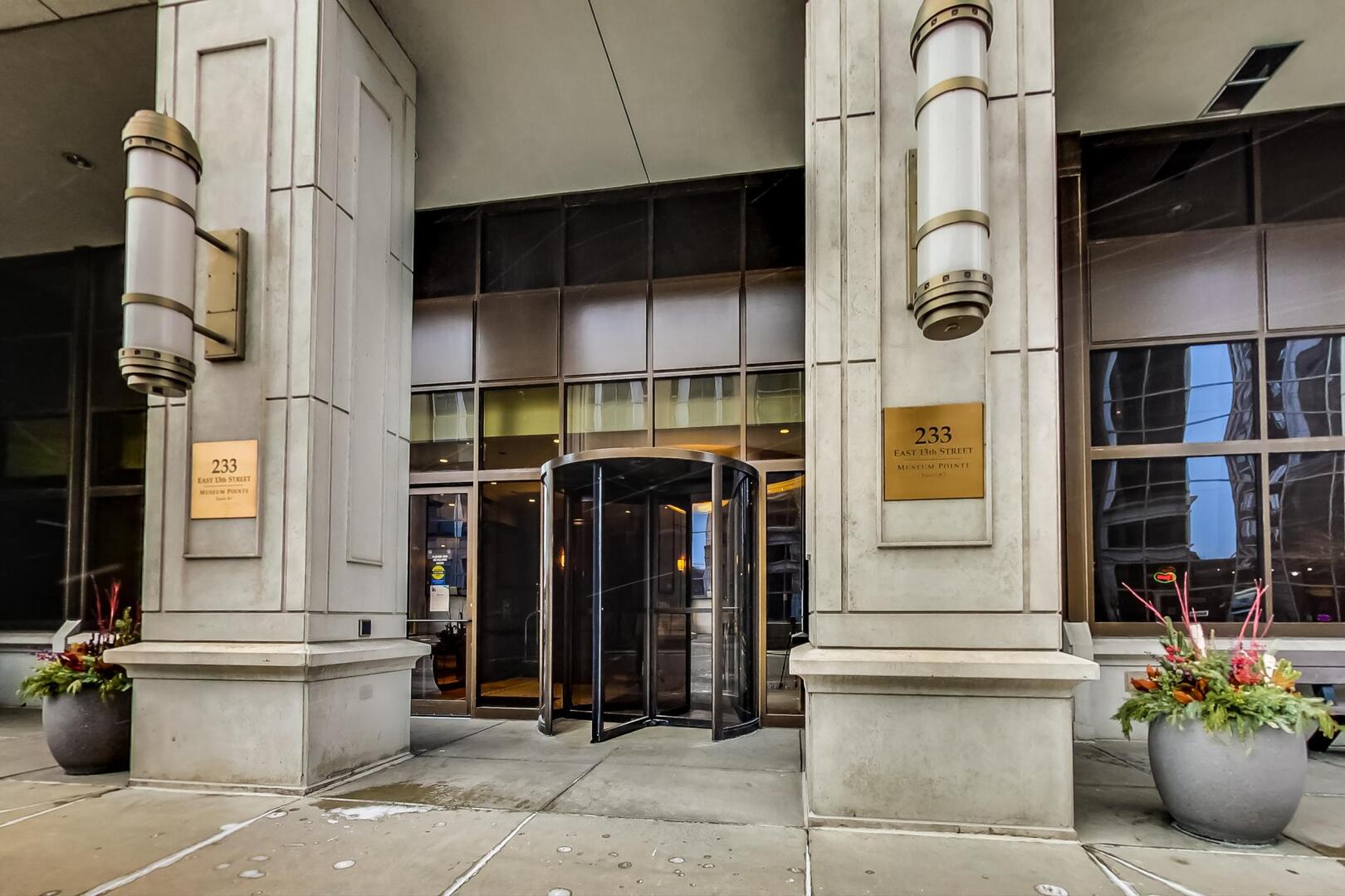 233 East 13th Street, Unit 2510 Chicago, IL 60605 - Photo 3 of 39